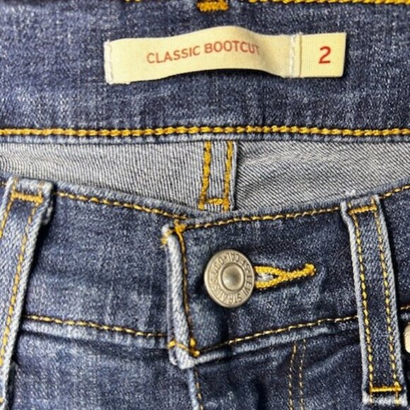 Levi's Classic Bootcut Dark Wash Jeans Size 2 - Picture 6 of 7